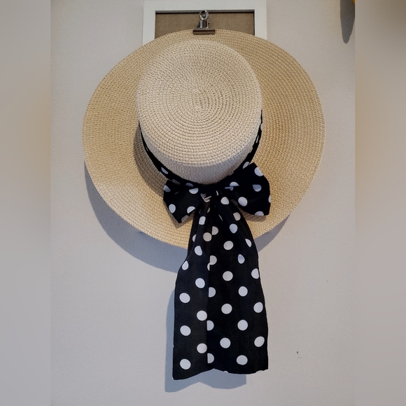 Straw Hat w Polka Dot Band - Picture 7 of 8